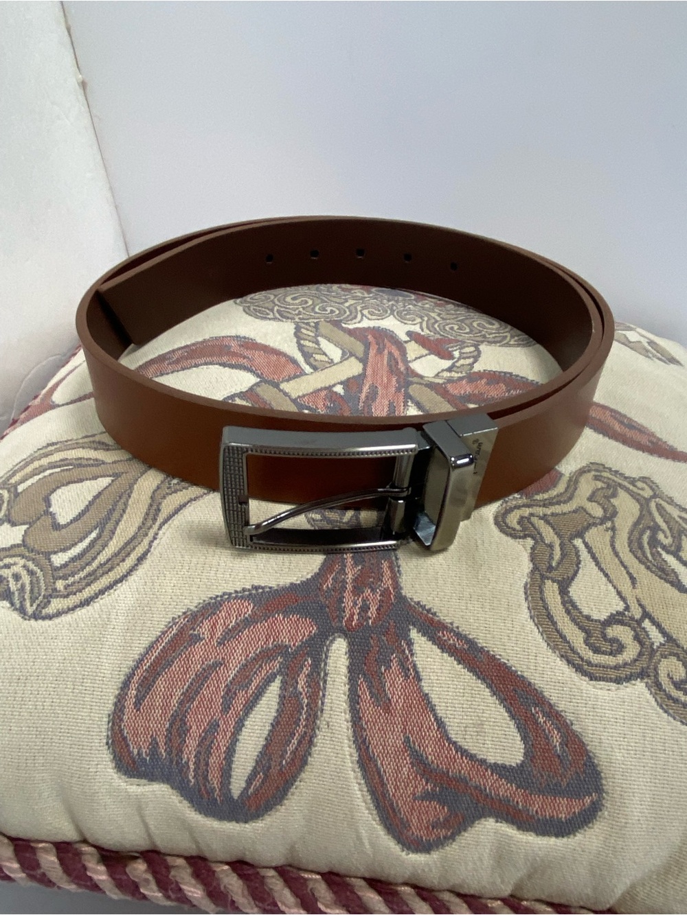 Robert Graham Size 36 Men's Leather Belt in Cognac Brown Embossed Silver Buckle